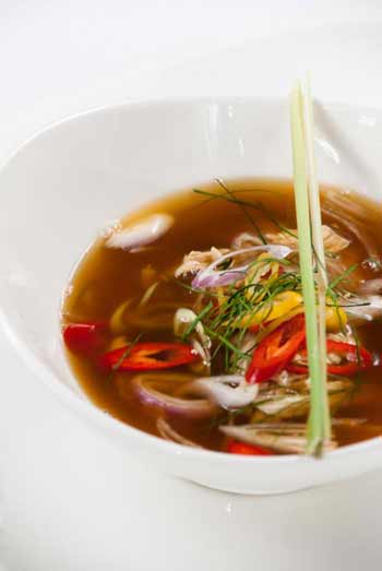 THA_hot_sour_soup_pic1